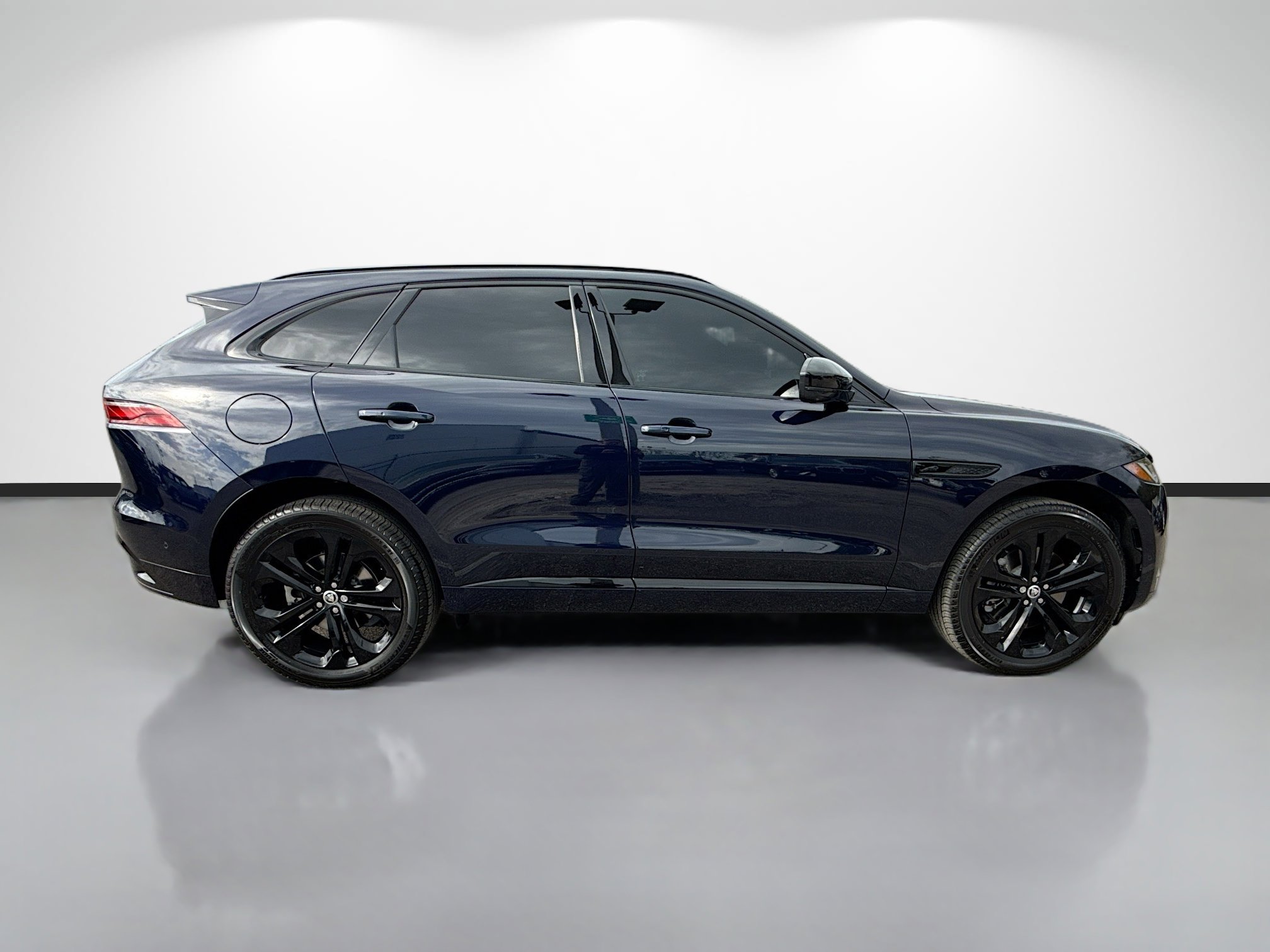 Used 2026 Jaguar F-PACE R-Dynamic S image 6