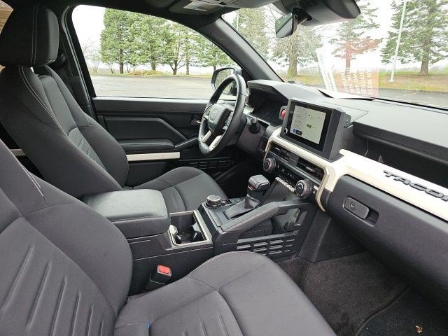 Used 2024 Toyota Tacoma TRD Off-Road AWD/4WD image 11