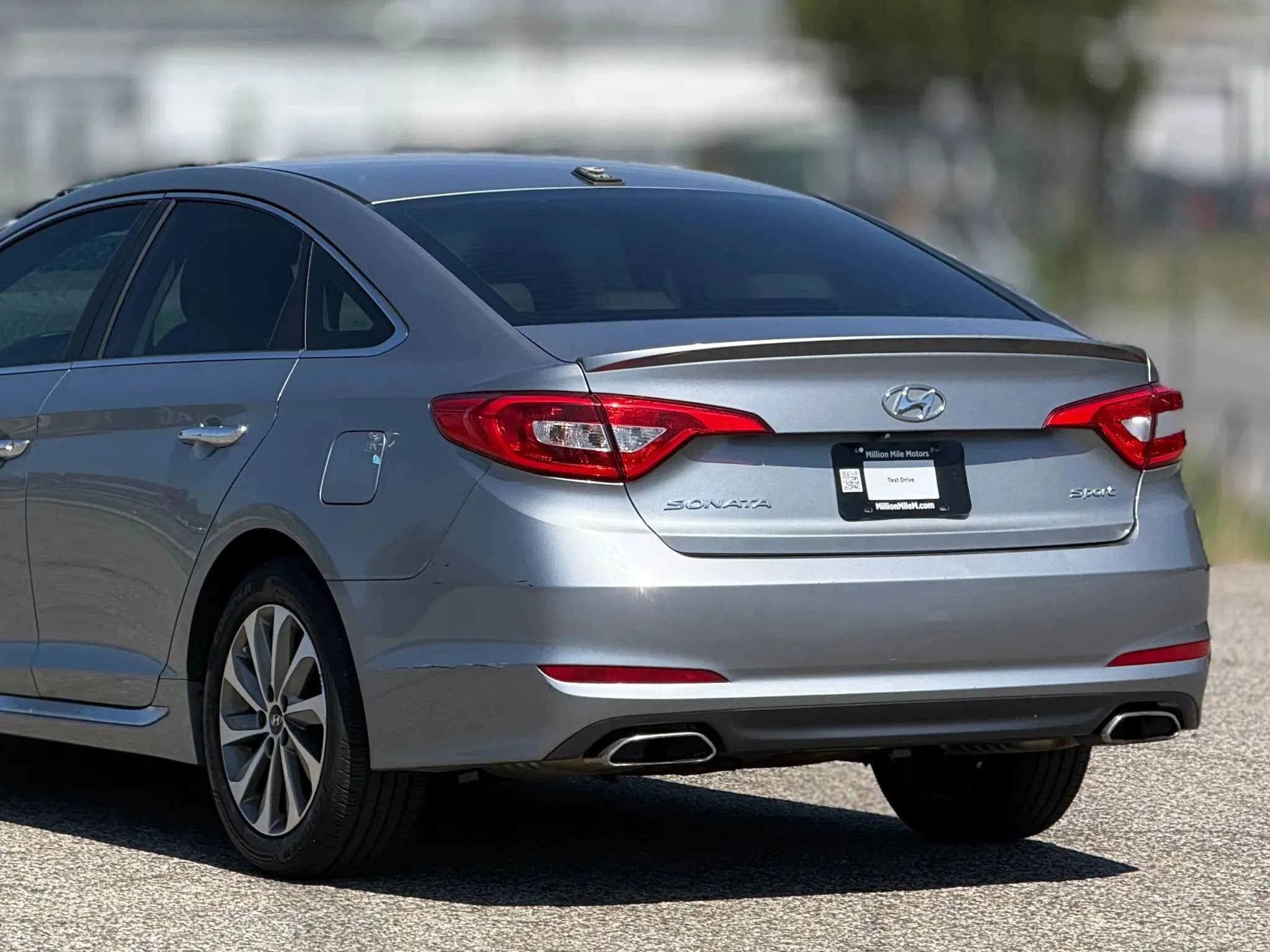 Used 2015 Hyundai Sonata Sport w/ Option Group 03 image 16