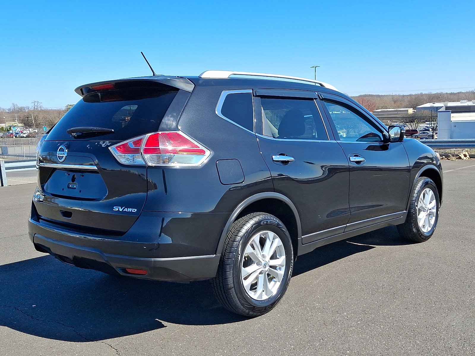 Used 2016 Nissan Rogue SV w/ SV Premium Package image 5