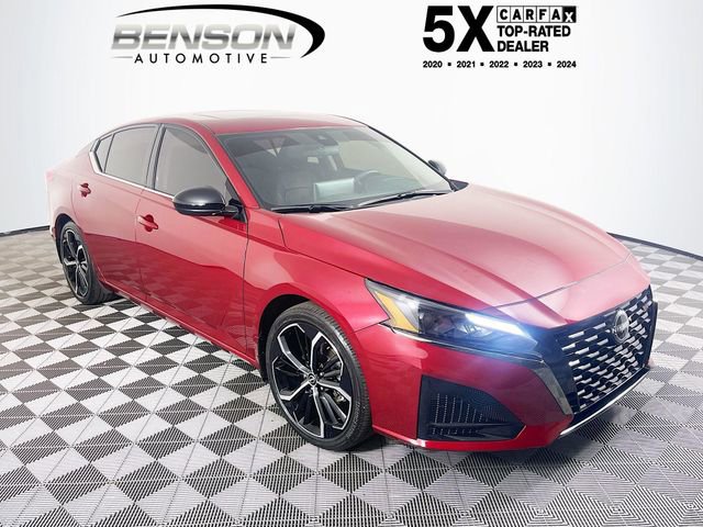 Used 2023 Nissan Altima 2.5 SR w/ SR Premium Package image 1