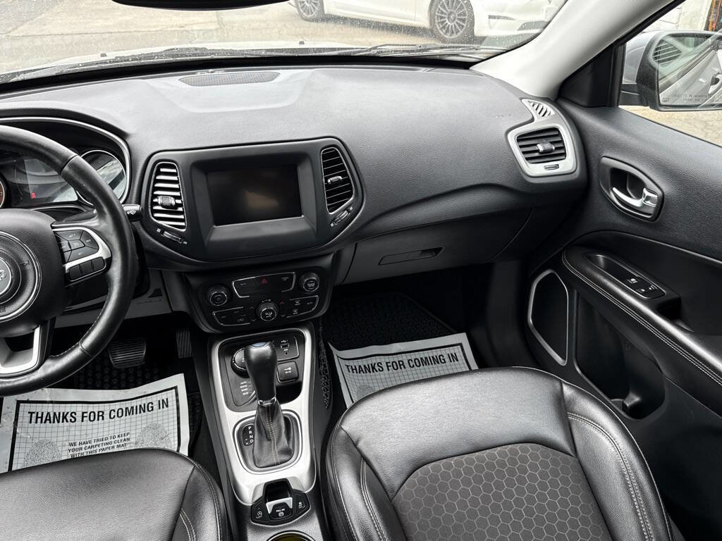 Used 2020 Jeep Compass Latitude w/ Cold Weather Group image 19