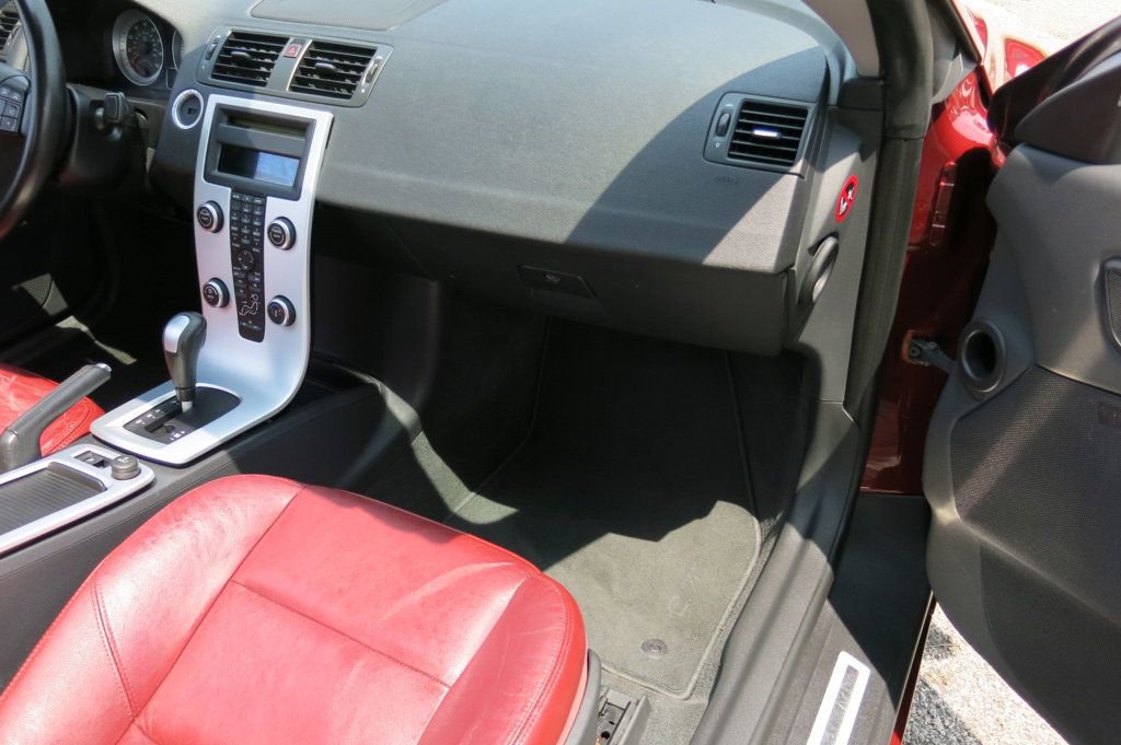 Used 2011 Volvo C70 T5 image 11