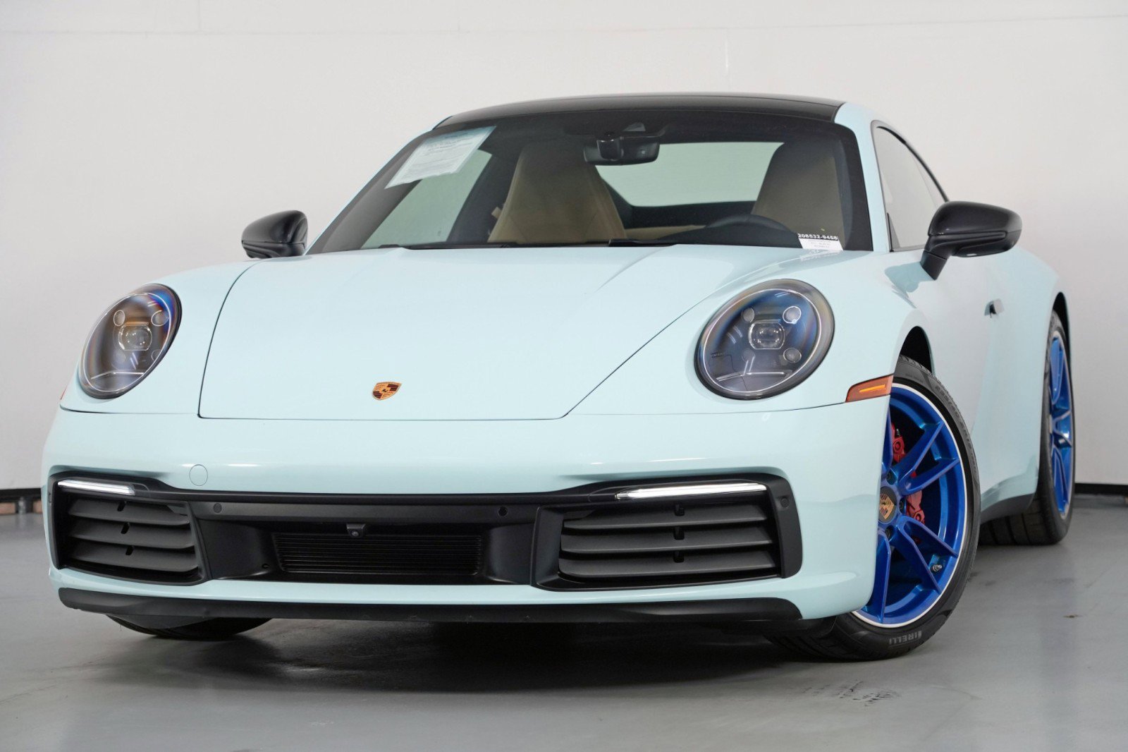 Used 2024 Porsche 911 Carrera image 3