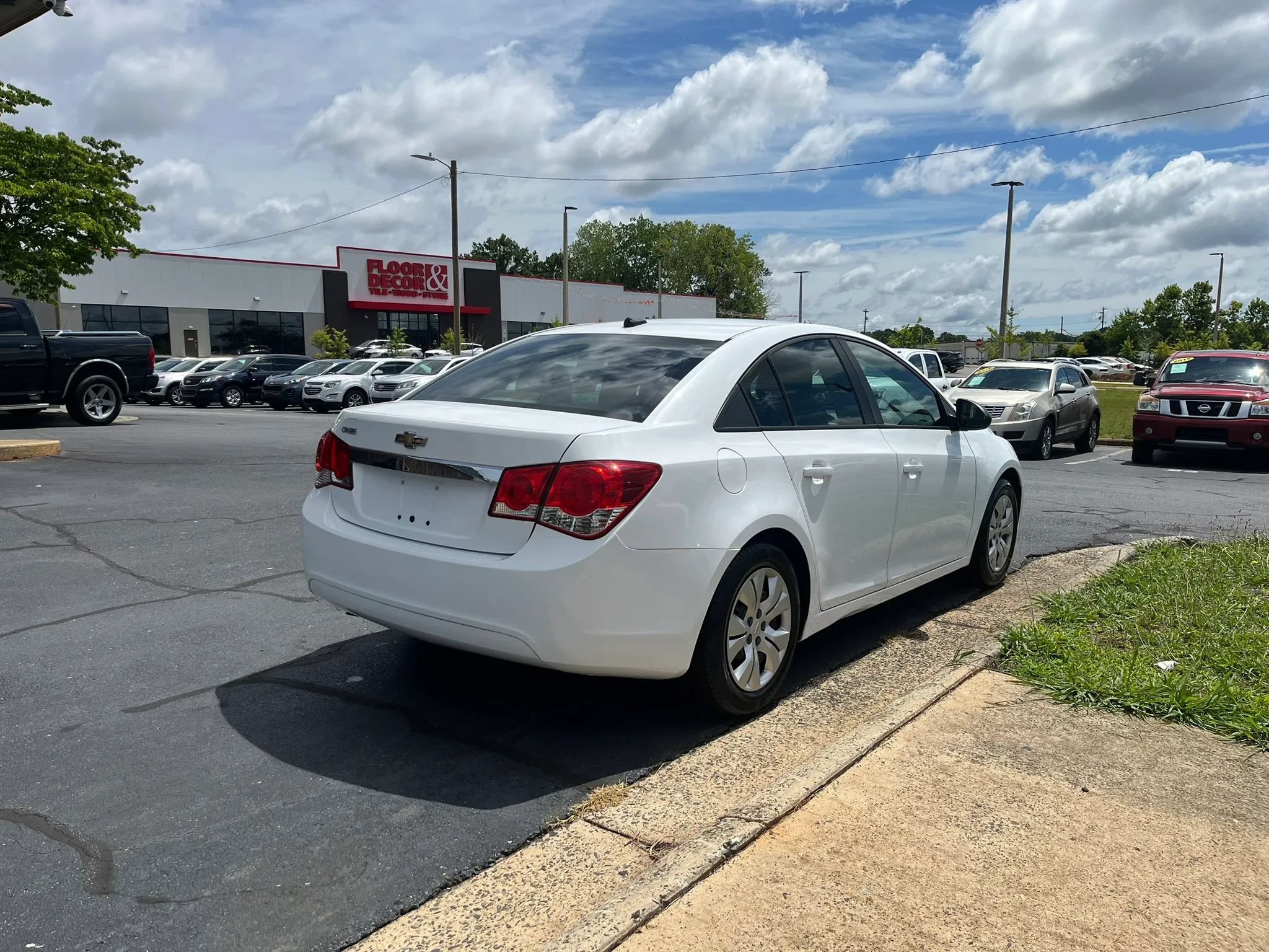 Used 2014 Chevrolet Cruze LS FWD image 7
