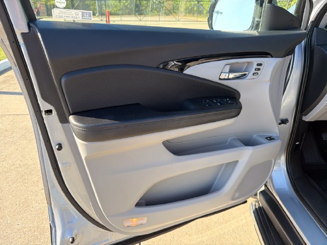 Used 2021 Honda Pilot Touring image 12