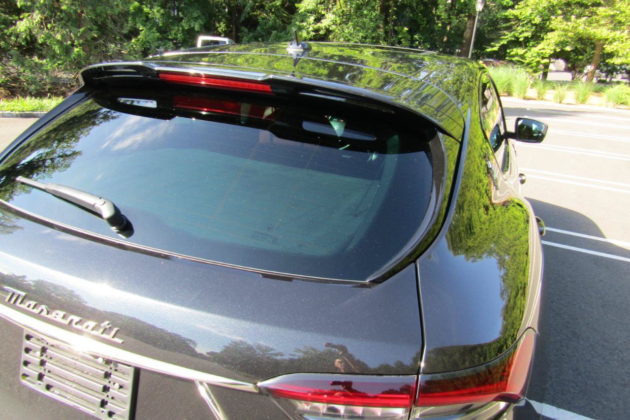 Used 2022 Maserati Levante Trofeo AWD/4WD image 15