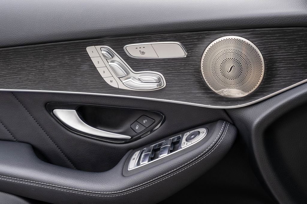 Used 2021 Mercedes-Benz GLC 300 4MATIC w/ AMG Line image 12