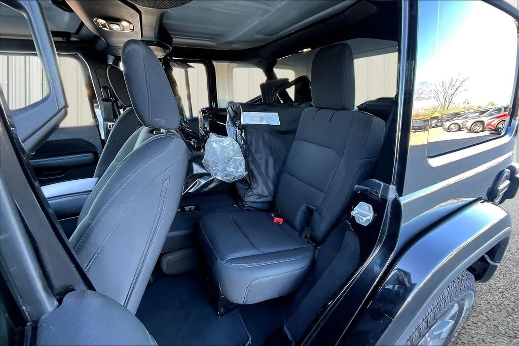 Used 2021 Jeep Wrangler Unlimited Sahara w/ Uconnect 4C Nav & Sound Group image 22