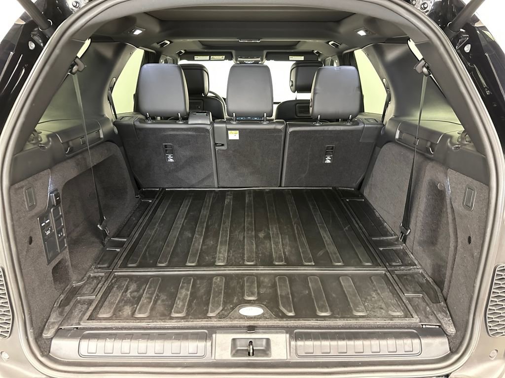 Used 2024 Land Rover Discovery Dynamic SE image 24