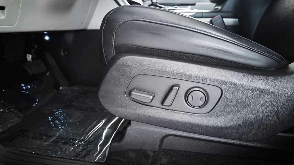 Used 2022 Kia Carnival LX FWD image 14