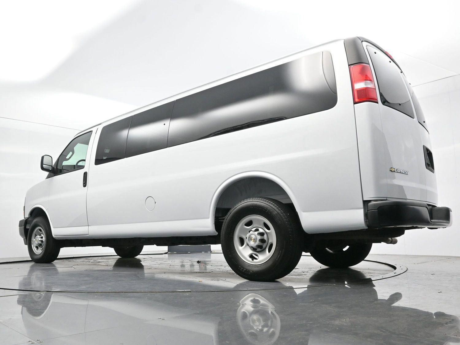 Used 2025 Chevrolet Express 3500 LS image 42
