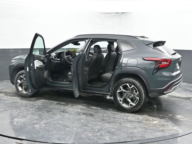 Used 2025 Chevrolet Trax LT image 53