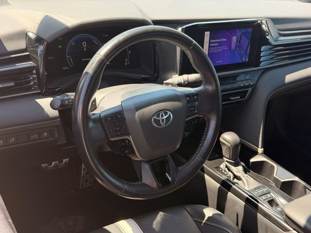 Used 2025 Toyota Camry SE FWD image 19