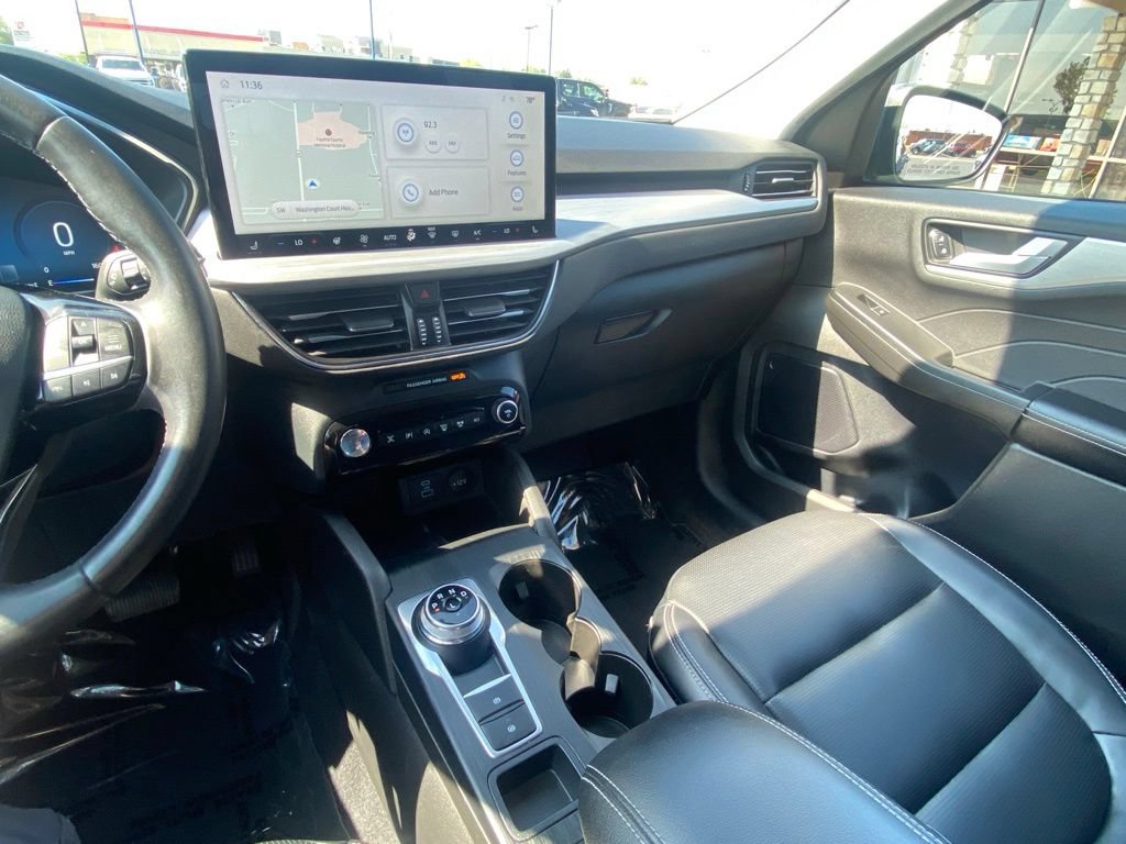 Used 2023 Ford Escape Platinum AWD/4WD image 28