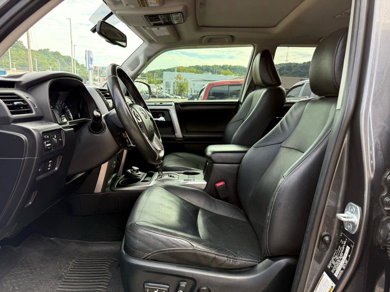 Used 2015 Toyota 4Runner SR5 image 2
