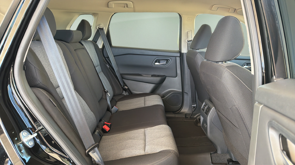 New 2026 Nissan Rogue SV AWD/4WD image 18