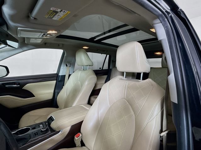 Used 2021 Toyota Highlander Platinum image 22
