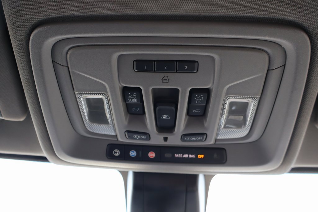 Used 2021 Chevrolet Silverado 3500 LTZ w/ LTZ Convenience Package image 18