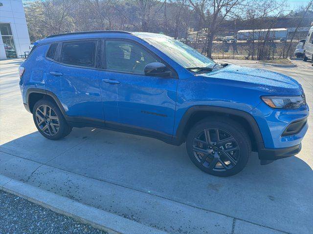 New 2026 Jeep Compass Latitude AWD/4WD image 2