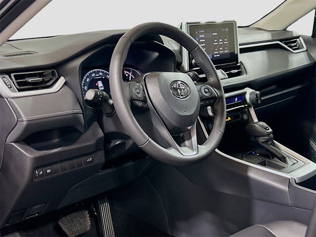 Used 2025 Toyota RAV4 XLE Premium image 7