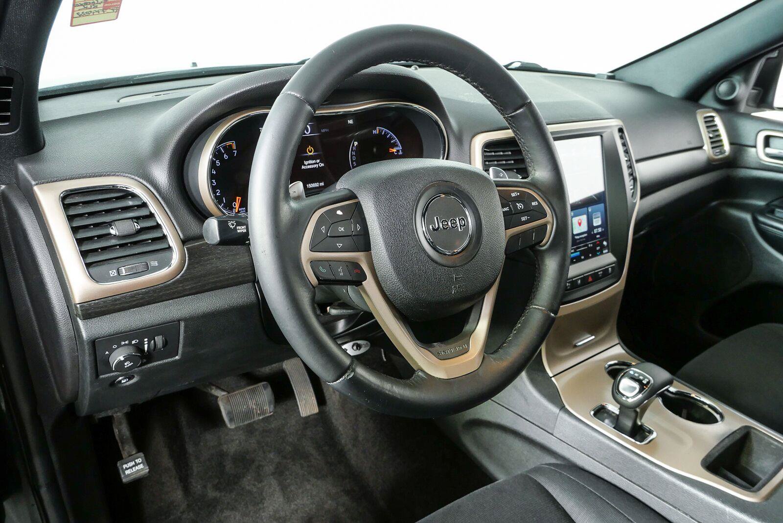 Used 2015 Jeep Grand Cherokee Laredo w/ Quick Order Package 23E RWD image 4