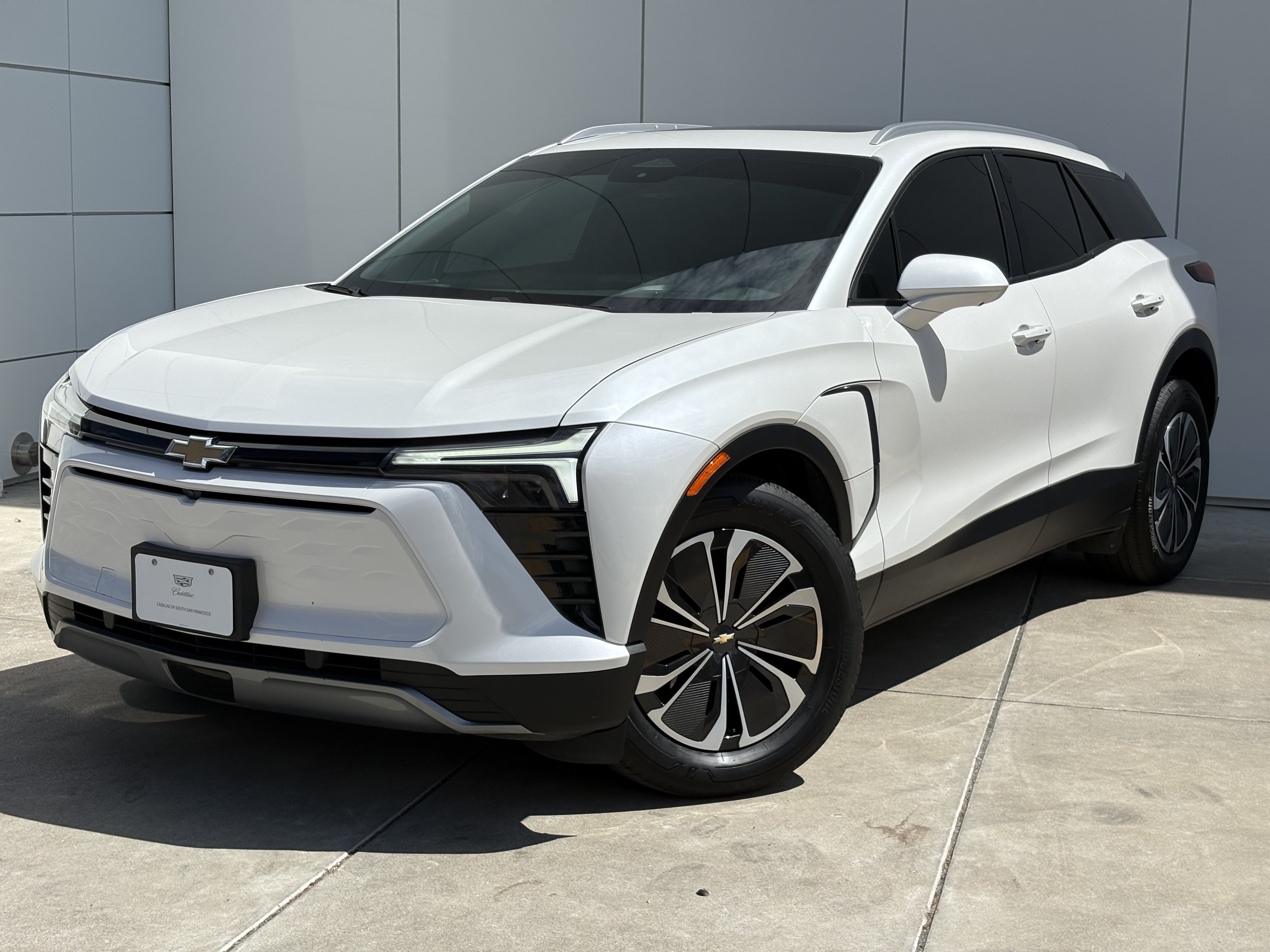 Used 2024 Chevrolet Blazer EV LT AWD/4WD image 2