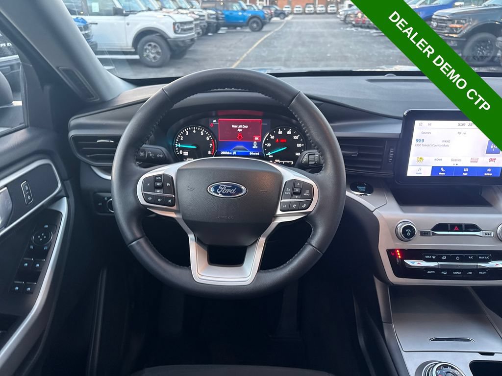 Used 2023 Ford Explorer XLT AWD/4WD image 19