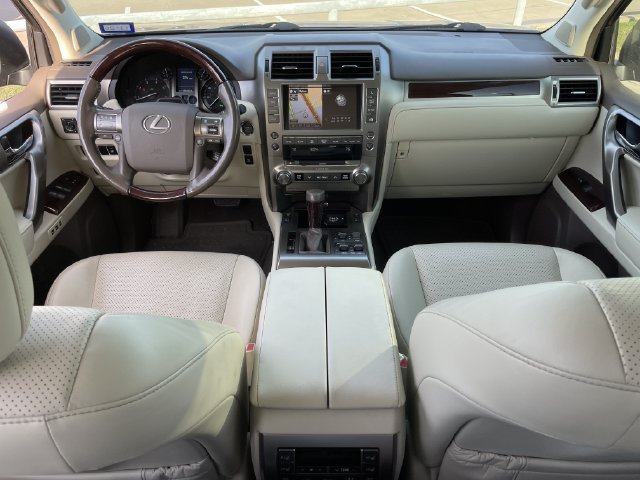 Used 2018 Lexus GX 460 Luxury AWD/4WD image 9