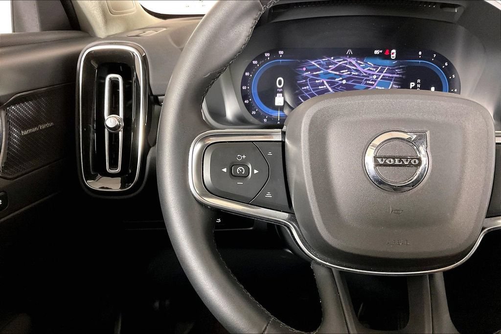Used 2023 Volvo XC40 B5 Ultimate w/ Protection Package Premier AWD/4WD image 18