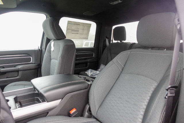 New 2026 RAM 3500 Big Horn AWD/4WD image 13