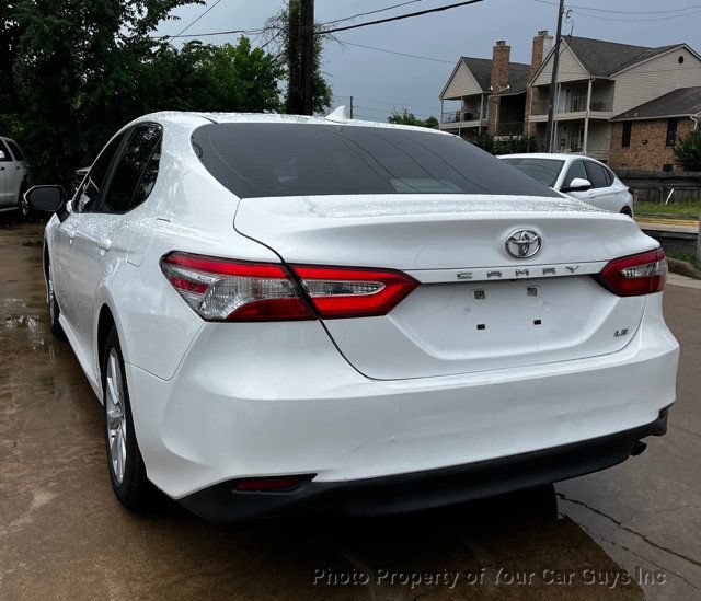 Used 2020 Toyota Camry LE FWD image 9