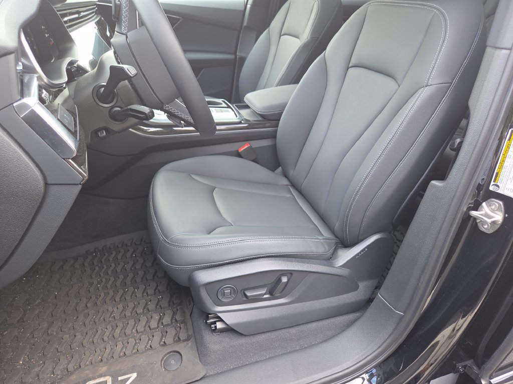 Certified 2026 Audi Q7 2.0T Premium AWD/4WD image 6
