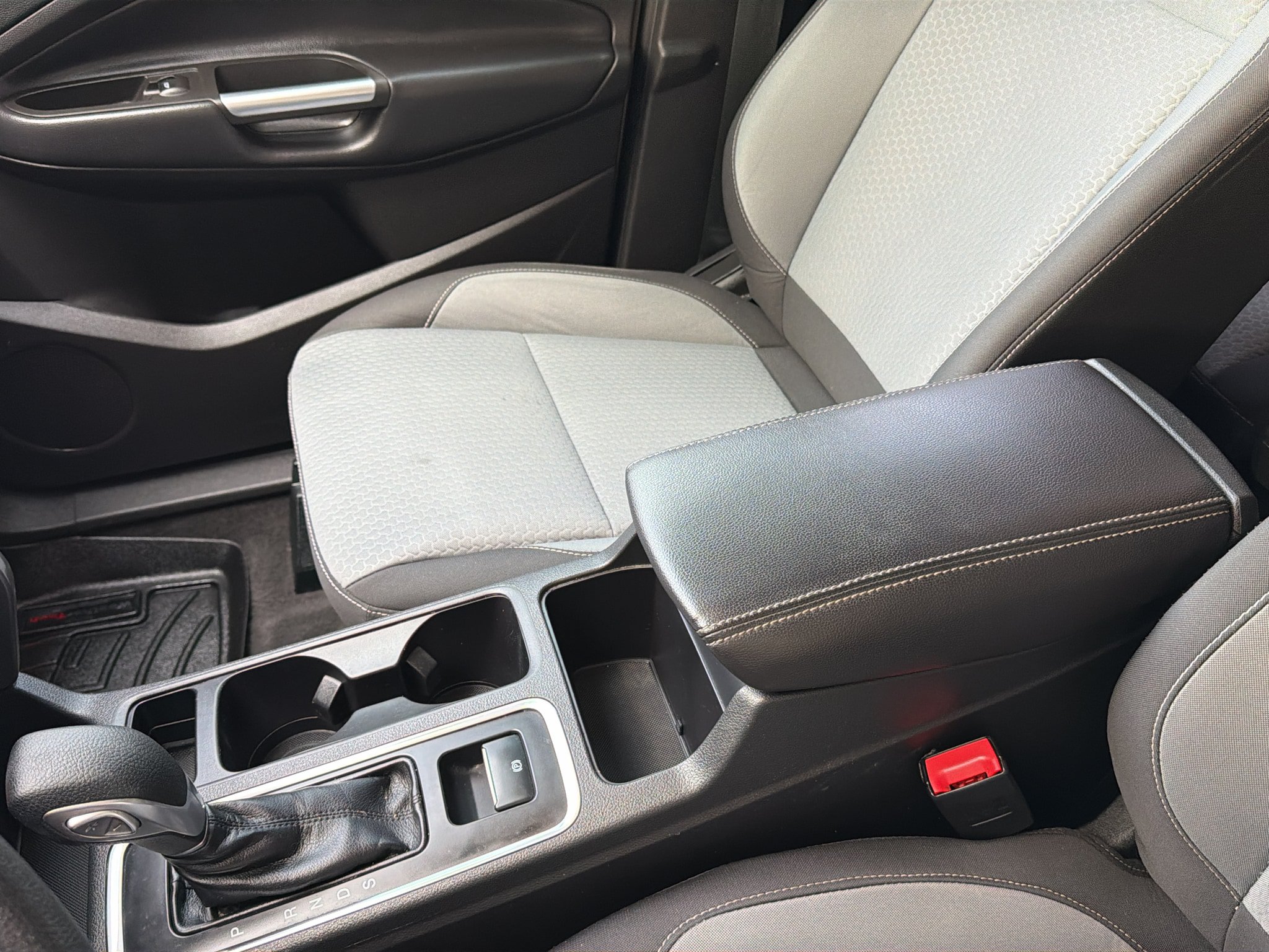 Used 2018 Ford Escape SE FWD image 30
