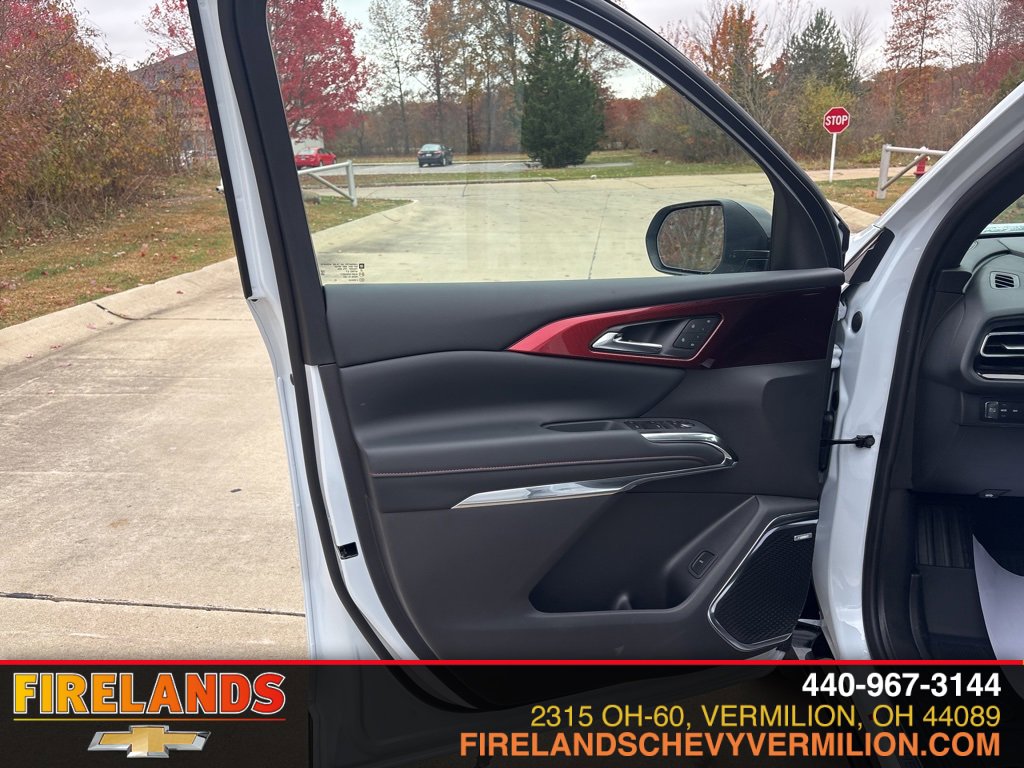 New 2026 Chevrolet Traverse RS image 13