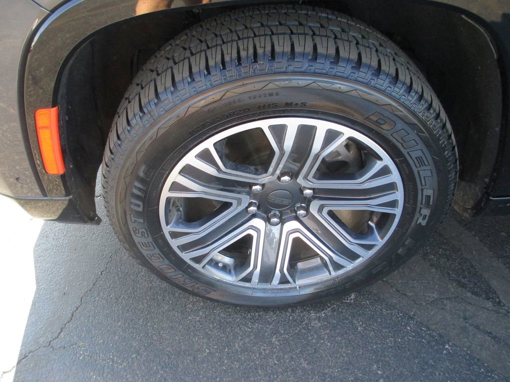 Used 2023 Jeep Wagoneer L 4WD w/ Premium Group I image 15