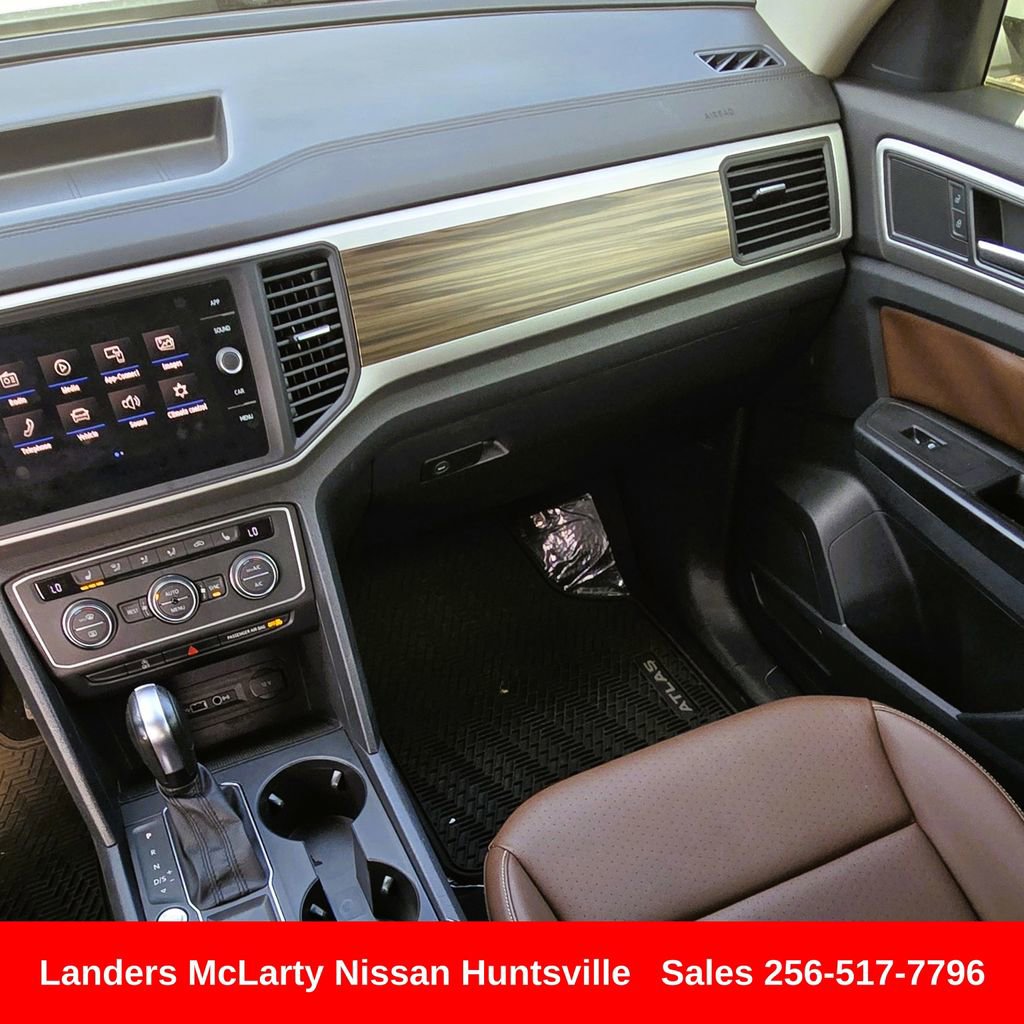 Used 2021 Volkswagen Atlas SE image 17