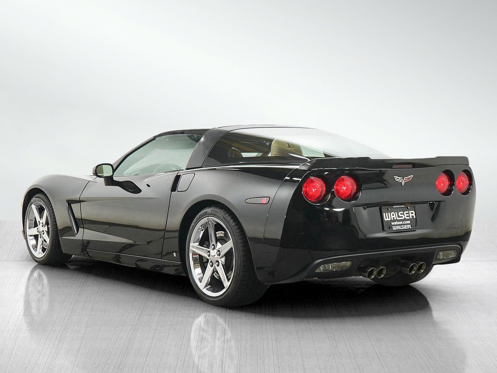 Used 2007 Chevrolet Corvette Coupe w/ Preferred Equipment Group RWD image 3