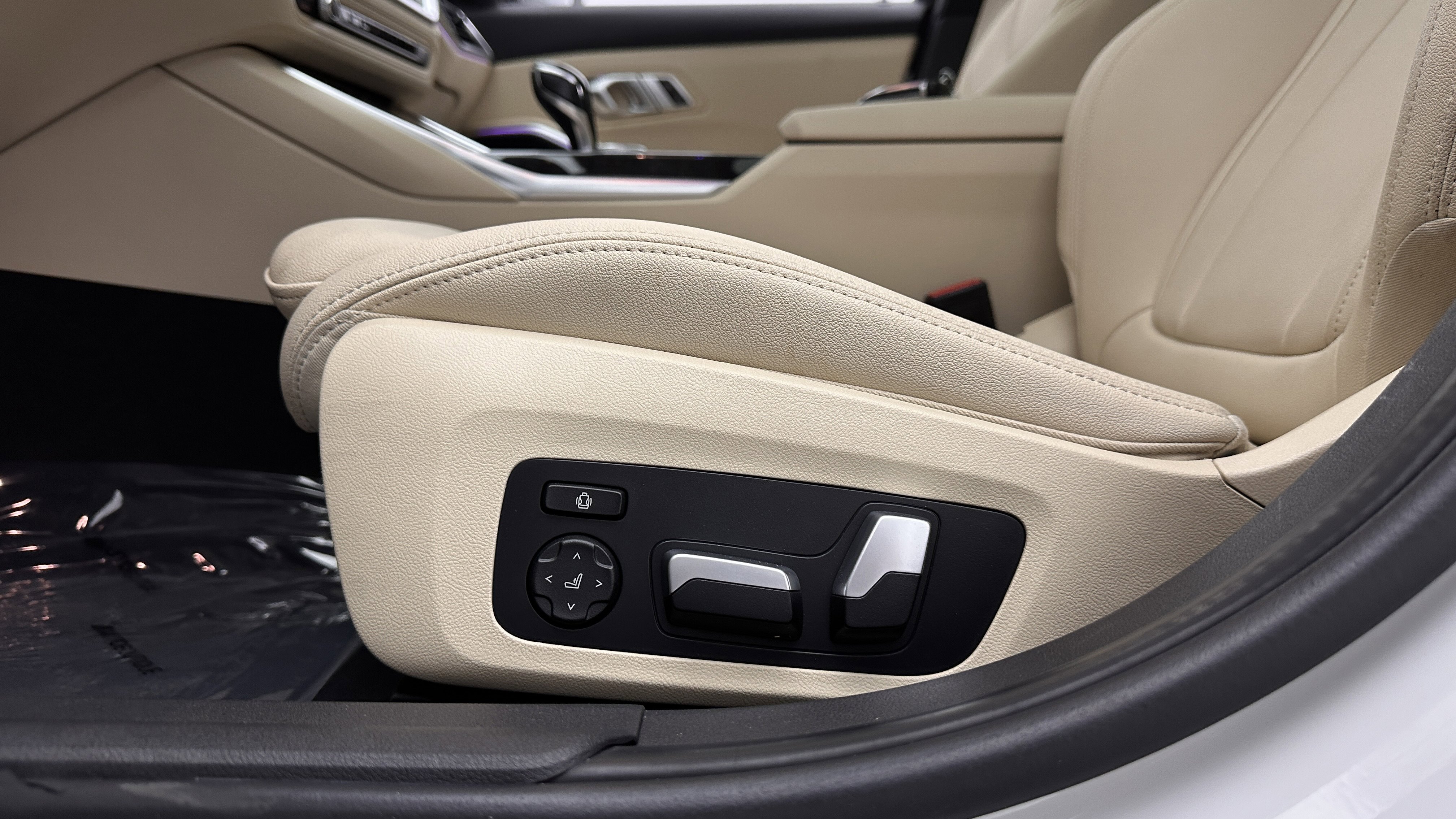 Used 2021 BMW 330e w/ Premium Package image 17