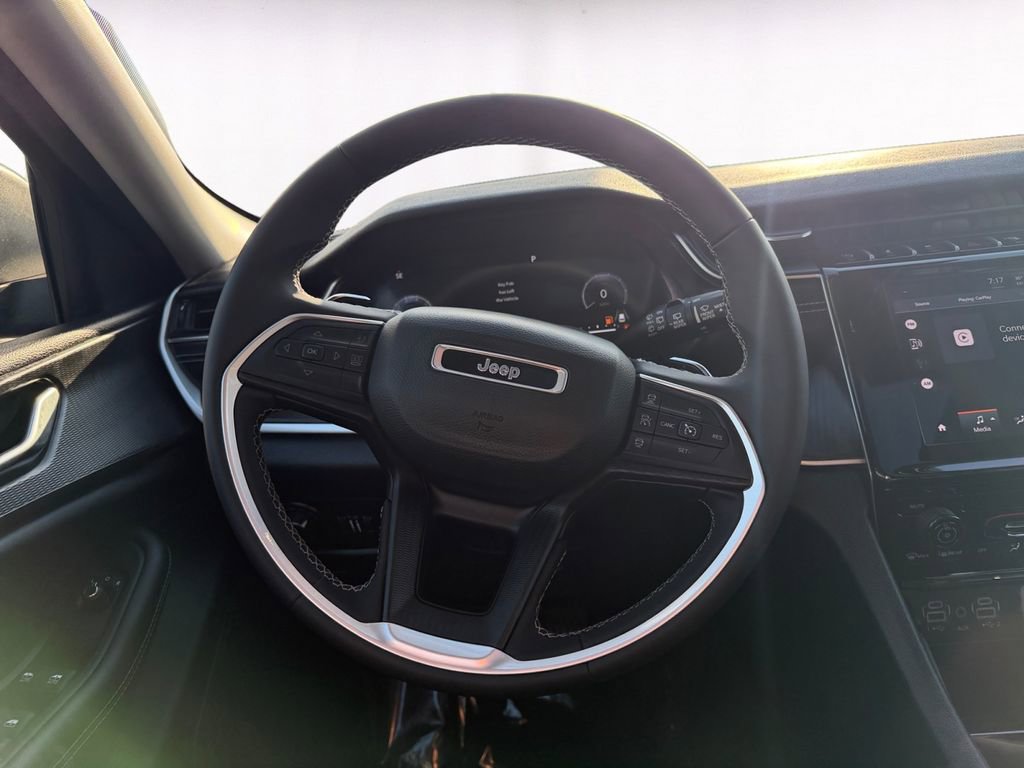 Used 2024 Jeep Grand Cherokee Laredo X w/ Trailer Tow Package image 12