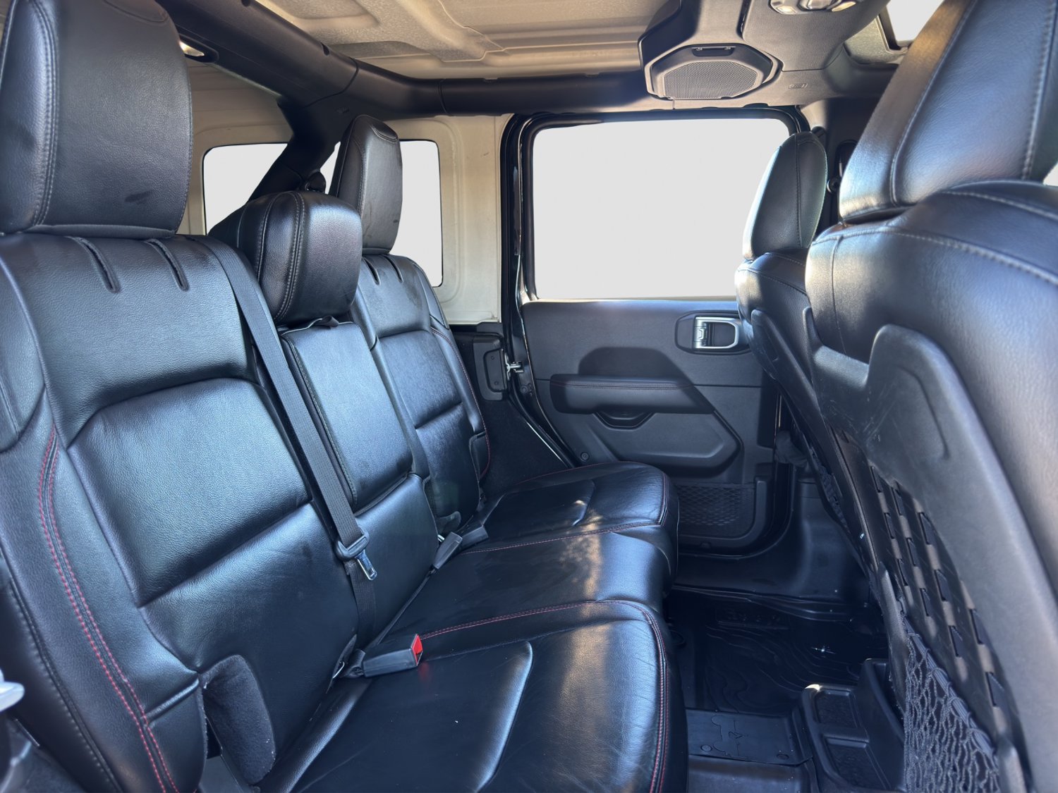 Used 2022 Jeep Wrangler Unlimited Rubicon w/ Cold Weather Group AWD/4WD image 18