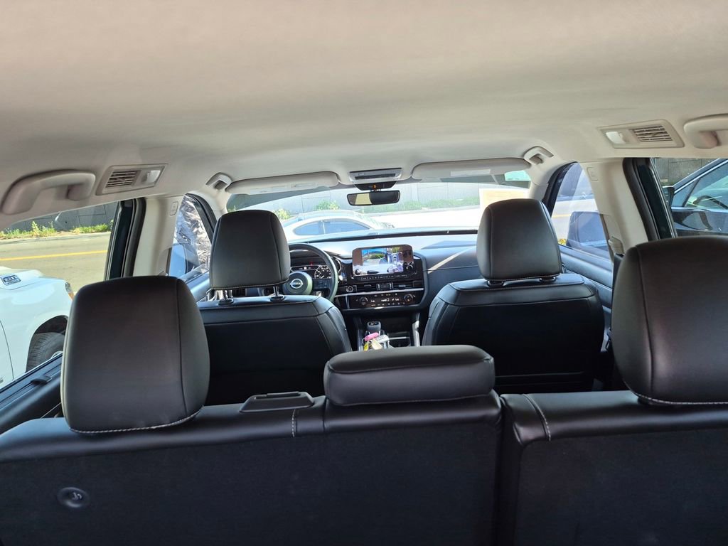 Used 2023 Nissan Pathfinder SL FWD image 10