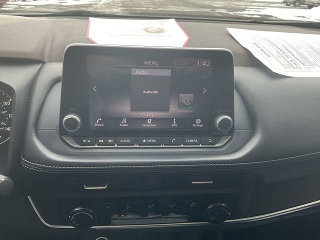 Used 2023 Nissan Rogue S image 13