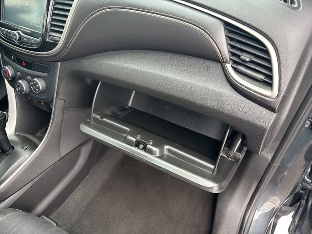 Used 2017 Chevrolet Trax LT w/ LT Convenience Package image 38