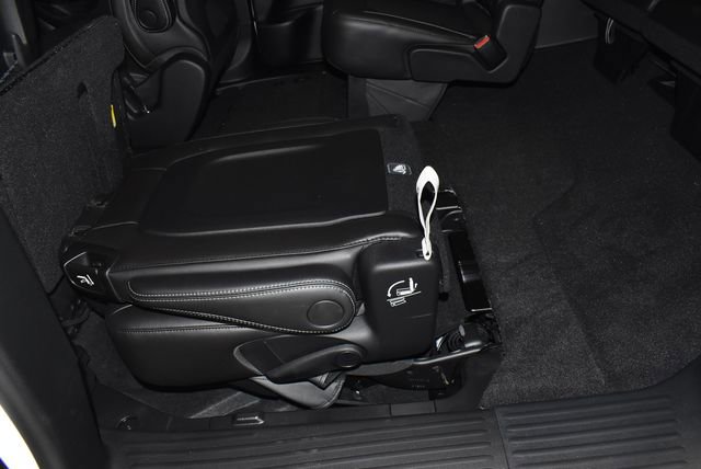 New 2026 Chrysler Pacifica Select w/ S Appearance Package image 32