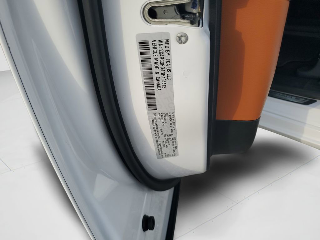 Used 2024 Chrysler Pacifica Pinnacle w/ Trailer Tow Group image 29