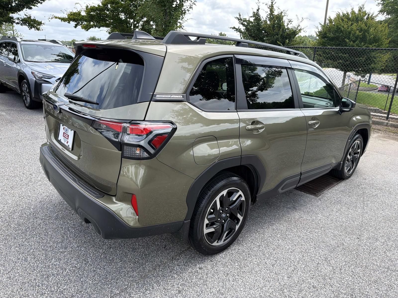 Used 2025 Subaru Forester Limited w/ Popular Package #2 AWD/4WD image 8