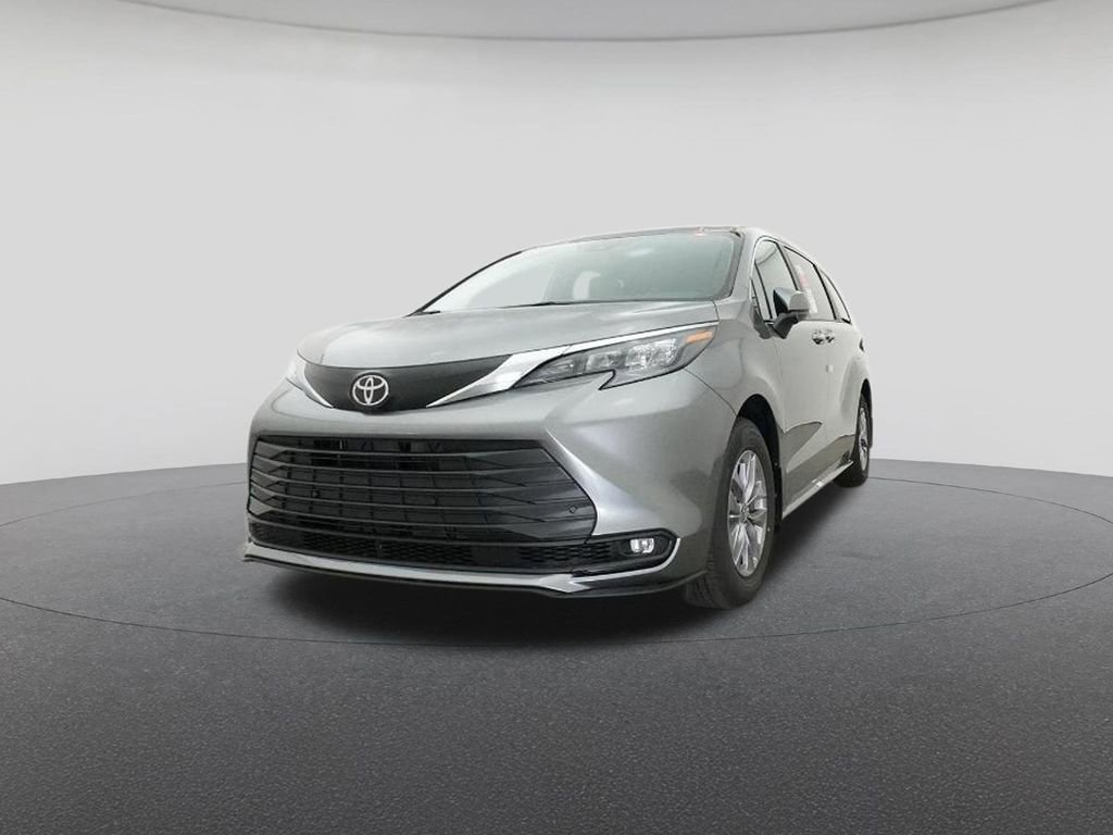 New 2026 Toyota Sienna XLE image 32