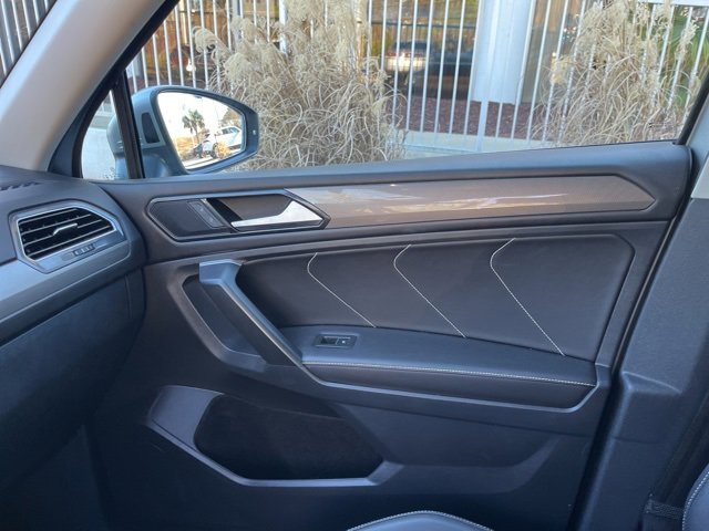 Used 2024 Volkswagen Tiguan SE image 29