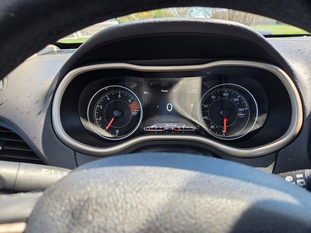 Used 2017 Jeep Cherokee Limited image 4